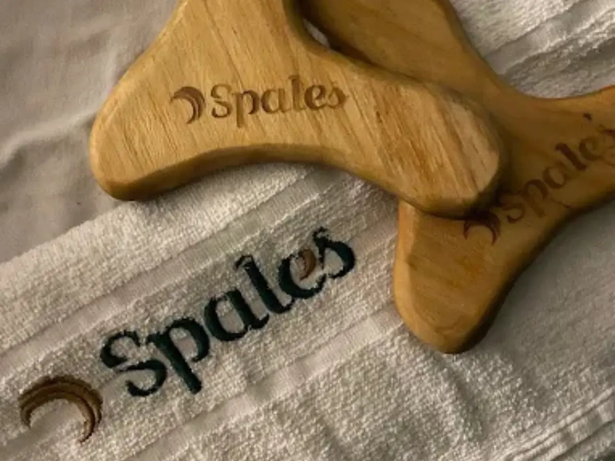 Toalhas e acessórios de massagem com a marca Spales